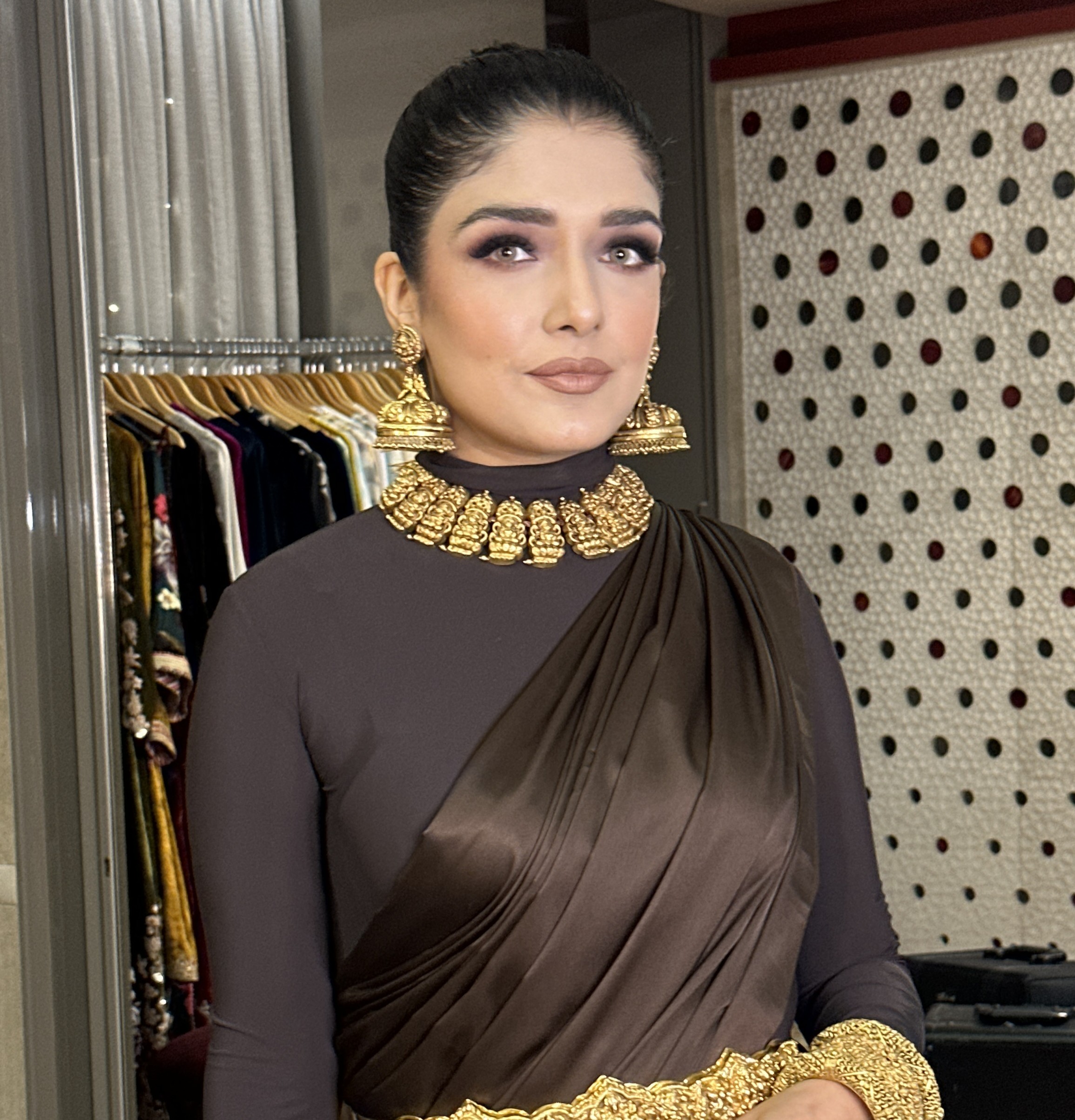 Cocktail & Glam Makeup Artist